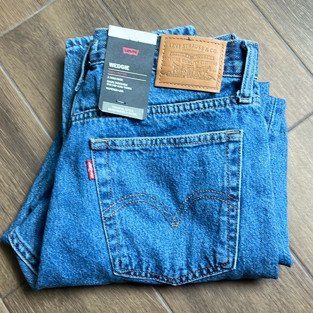 Levis Wedgie jeans